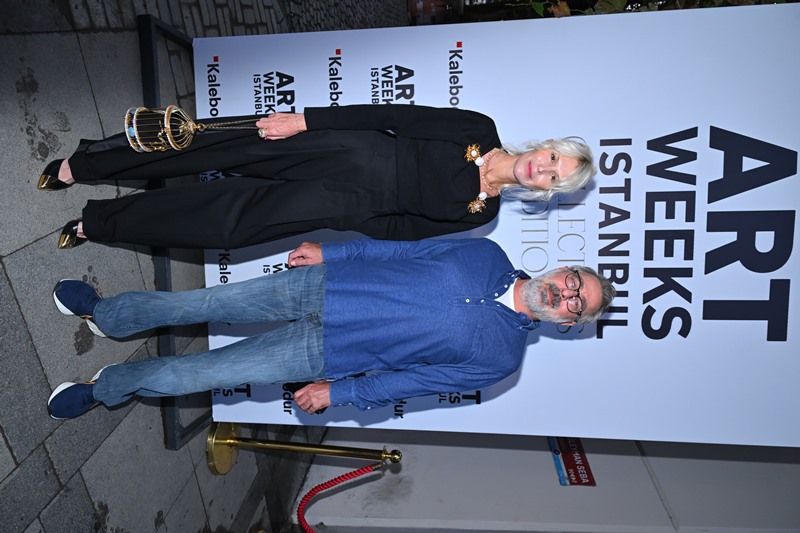 Cemiyet Ve Sanat Dünyas� Akaretler�de Bulu�tu  Türkiye�nin En De�erli Koleksiyonlar�  Artweeks �stanbul Collectors Edisyonu �le �lk Kez Soka�a �ndi!